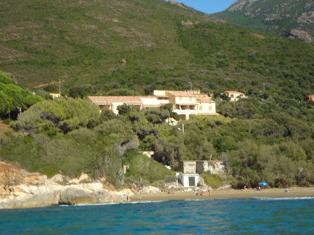 Residence Arinella Farinole Екстериор снимка