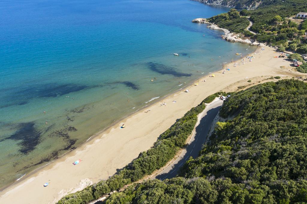Residence Arinella Farinole Екстериор снимка
