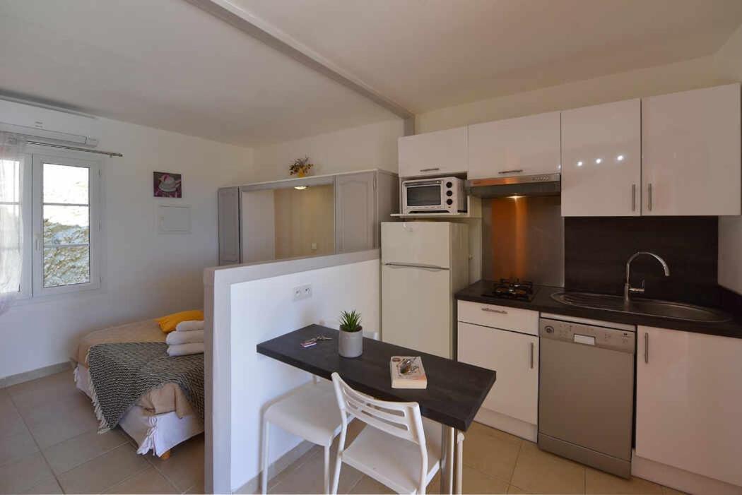 Residence Arinella Farinole Екстериор снимка